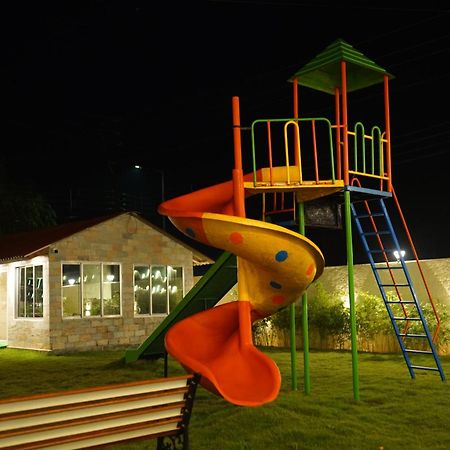 New Mouchak Hotel & Resorts Tajpur Екстериор снимка